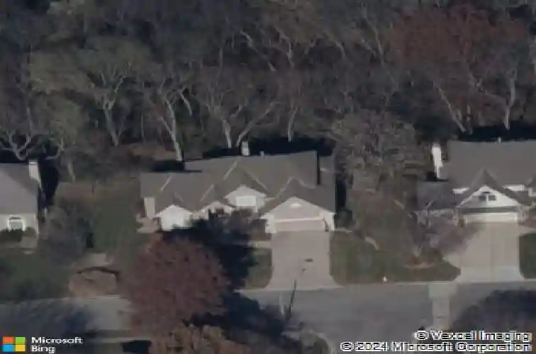 2216 sw waterfall dr, lees summit,  MO 64081