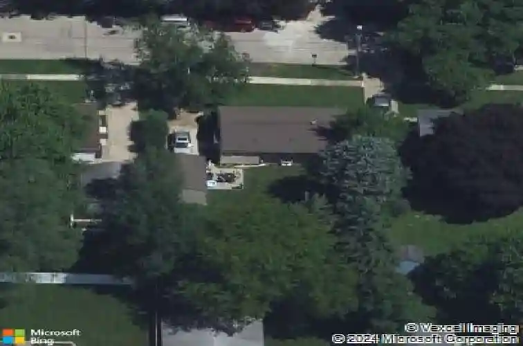 2041 sharwood dr ne, cedar rapids,  IA 52402