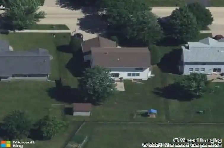 1217 acacia dr ne, cedar rapids,  IA 52402