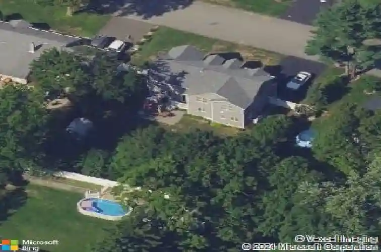 12 yale way, oakland,  NJ 07436