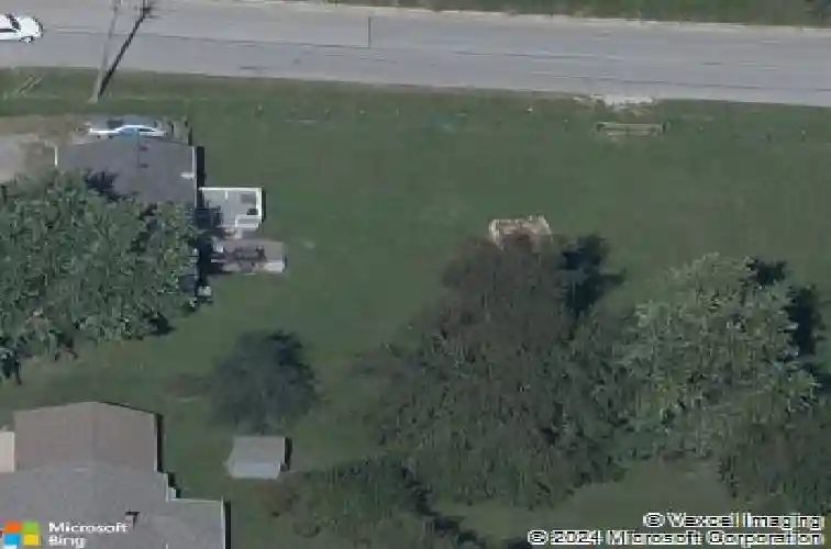 113 n broadway, oak grove,  MO 64075