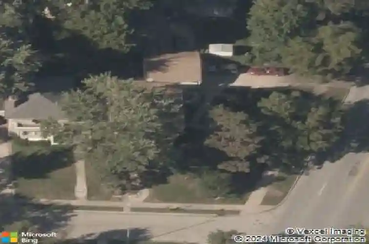 6142 brookside blvd, kansas city,  MO 64113