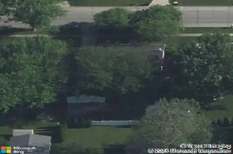 1069 emmons st, hiawatha,  IA 52233