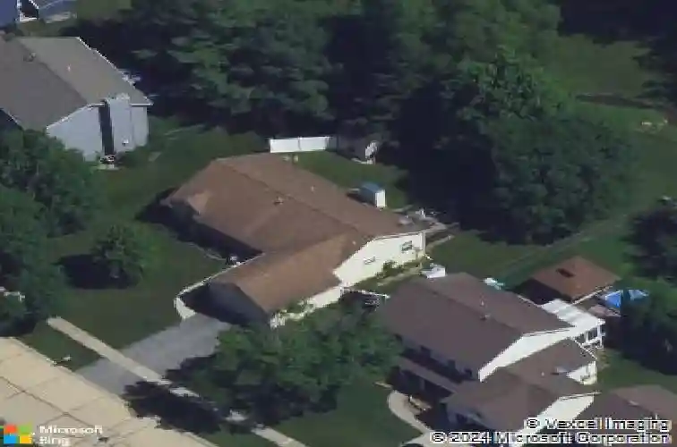 329 stoney creek rd nw, cedar rapids,  IA 52405