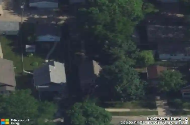 1106 j ave nw, cedar rapids,  IA 52405