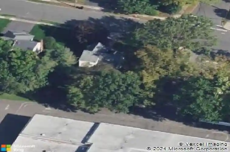 90 arnot pl, paramus,  NJ 07652
