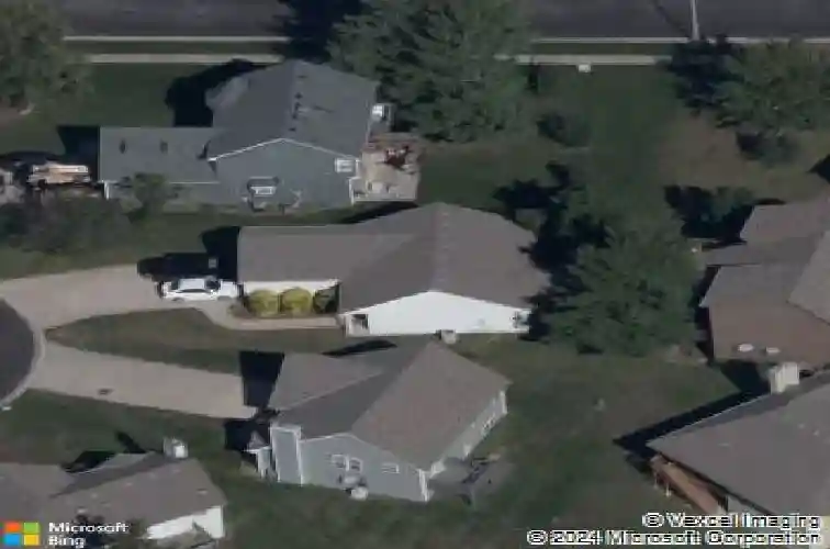 1052 ne queens ct, lees summit,  MO 64064