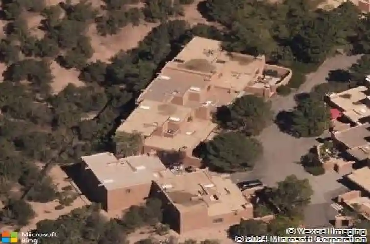 352 1/2 calle loma norte, santa fe,  NM 87501