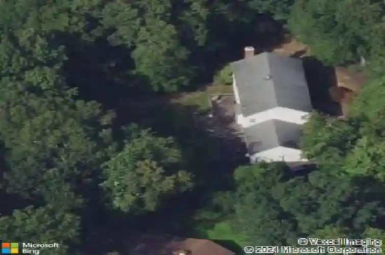 96 huff ter, upper saddle river,  NJ 07458