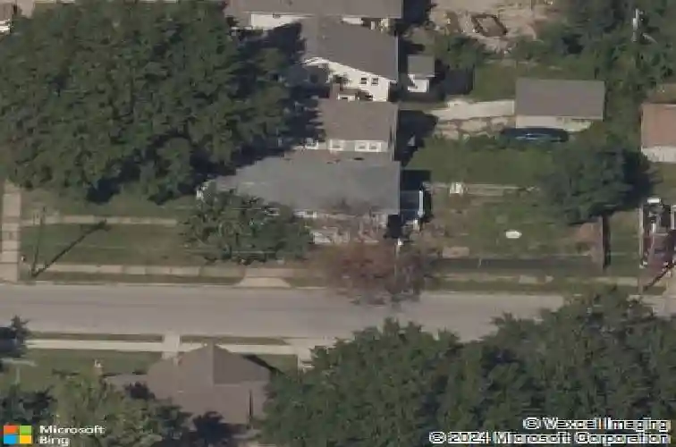 5647 wayne ave, kansas city,  MO 64110
