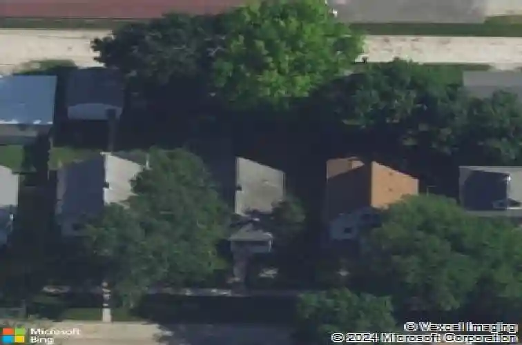 1144 c ave nw, cedar rapids,  IA 52405