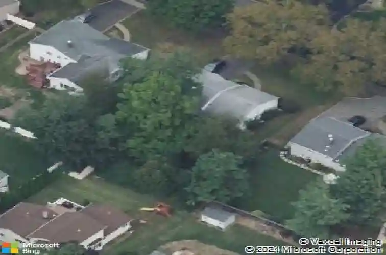 196 mayfair rd, paramus,  NJ 07652