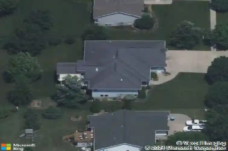 130 bluff dr, fairfax,  IA 52228