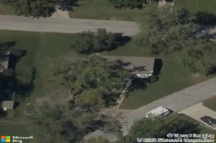 907 ne 61st st, kansas city,  MO 64118