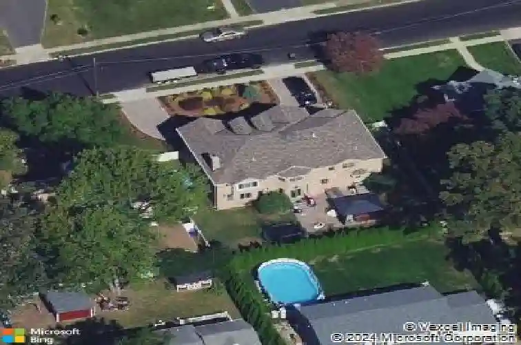 76 n leswing ave, saddle brook,  NJ 07663