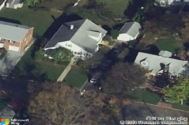 37 golf ct, teaneck,  NJ 07666