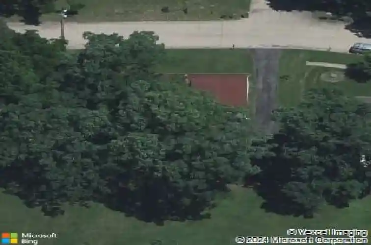 113 chaffee dr, hiawatha,  IA 52233