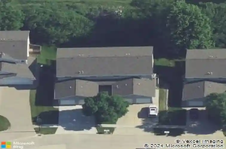 3800 deer valley dr #b
                                ,Unit Apt B, marion,  IA 52302