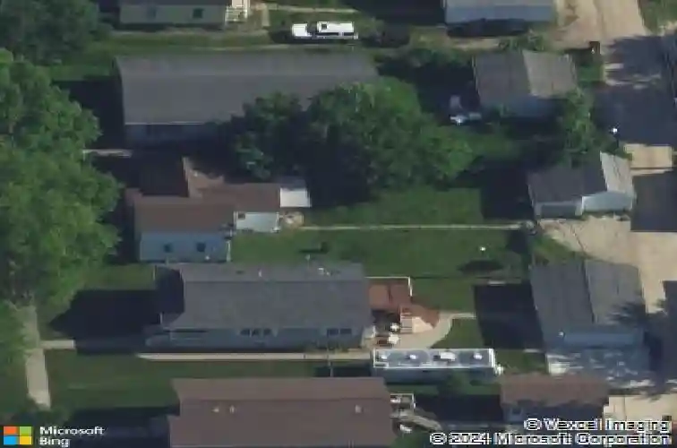 1121 11th st nw, cedar rapids,  IA 52405