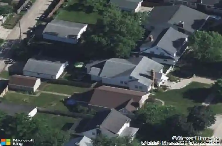 2504 c ave ne, cedar rapids,  IA 52402