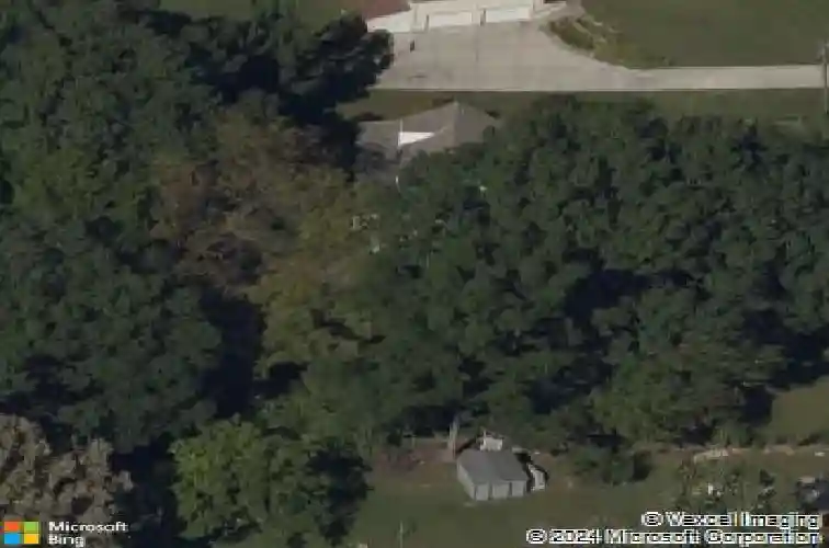 4935 n troost ave, kansas city,  MO 64118