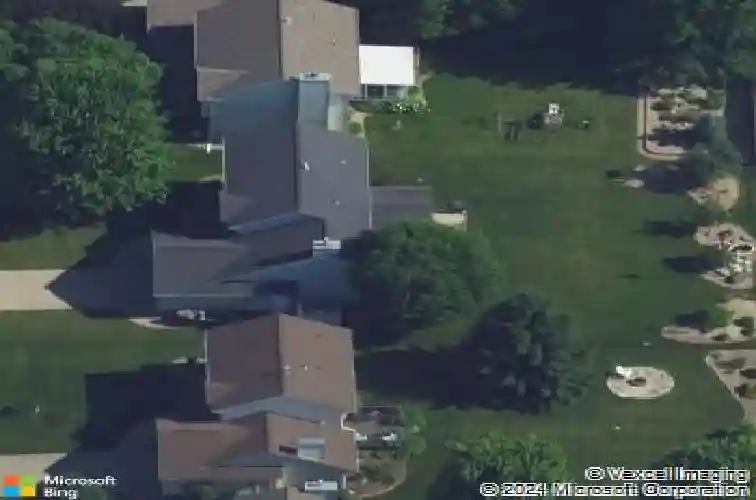 325 n 18th ave, hiawatha,  IA 52233