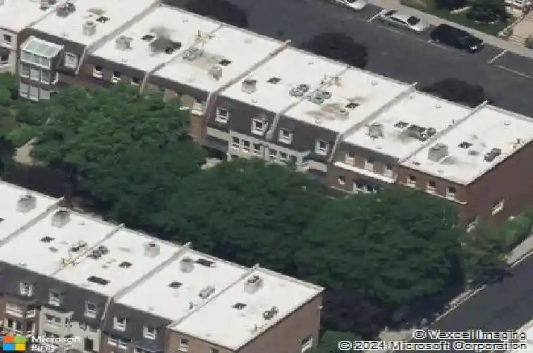 134 kensington dr, fort lee,  NJ 07024