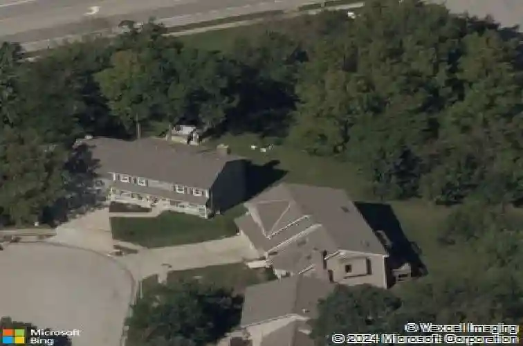 8341 n flora ave, kansas city,  MO 64118