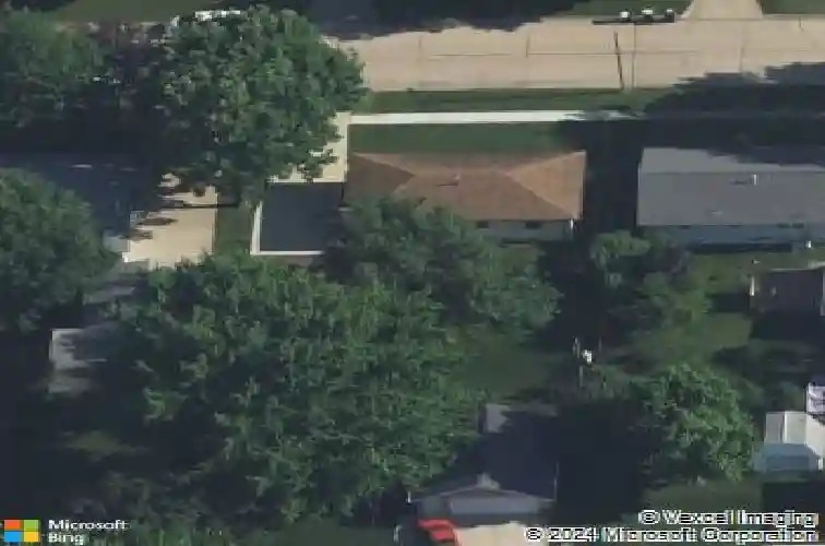 1063 eisenhower rd, hiawatha,  IA 52233