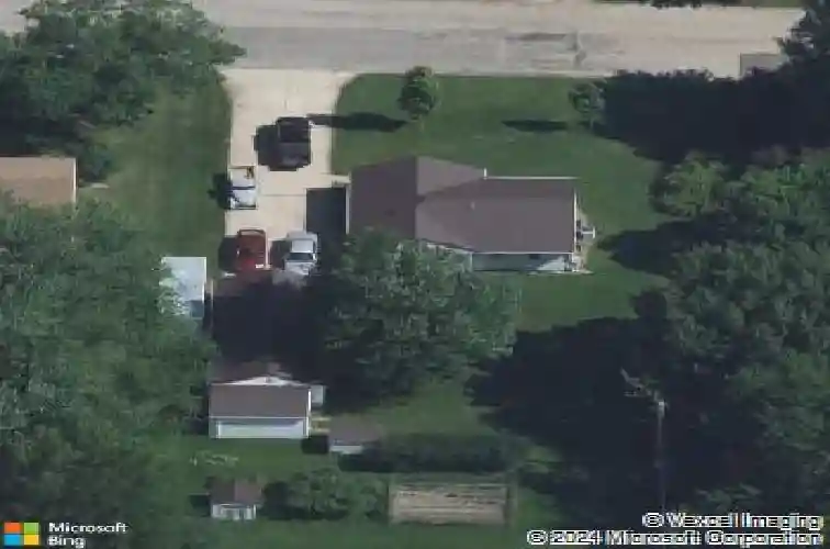 915 suburban st ne, cedar rapids,  IA 52402