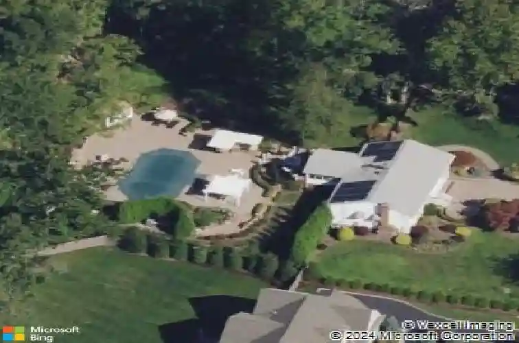 33 tanglewood hollow rd, upper saddle river,  NJ 07458