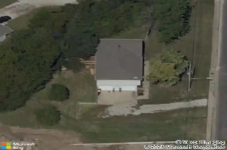 512 s commercial ave, smithville,  MO 64089