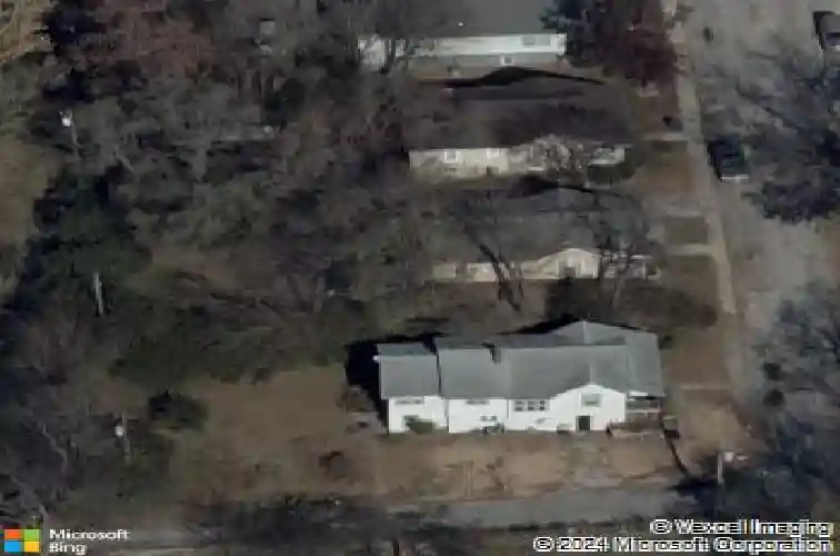 128 high st, liberty,  MO 64068