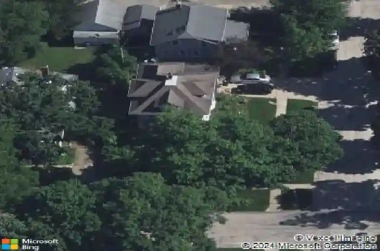 1956 4th ave se, cedar rapids,  IA 52403