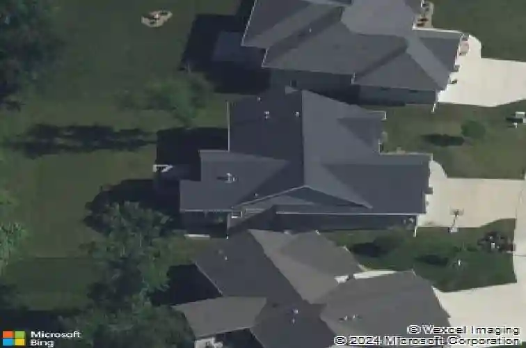 208 willowood dr, hiawatha,  IA 52233