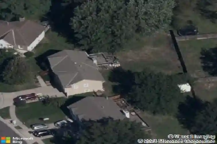 1211 ne banner ct, lees summit,  MO 64086