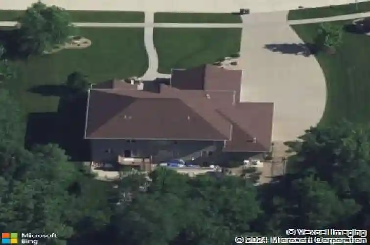 1750 maple st, robins,  IA 52328