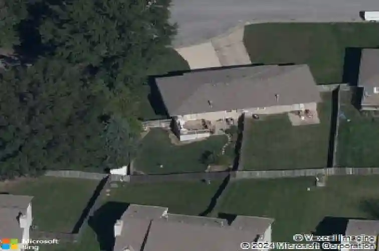 756 se claremont ct, lees summit,  MO 64063