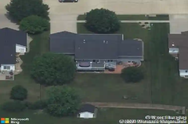 2395 wolf run, hiawatha,  IA 52233