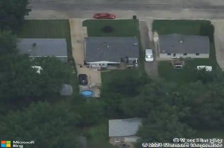 2433 8th ave sw, cedar rapids,  IA 52404