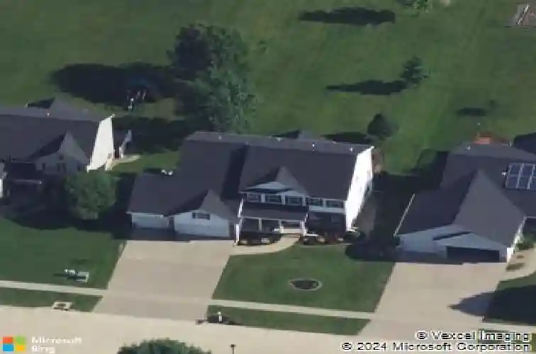 218 teakwood ln ne, cedar rapids,  IA 52402