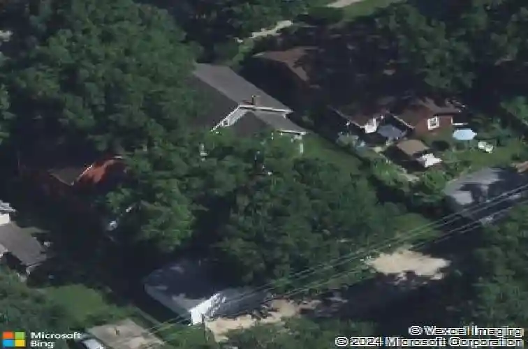 1735 c ave ne, cedar rapids,  IA 52402