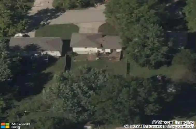 1221 nw 66th ter, kansas city,  MO 64118