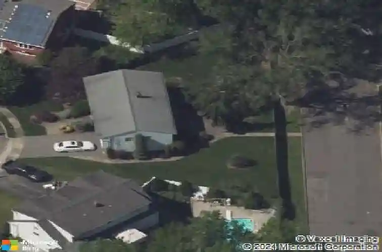 16 elizabeth ct, little ferry,  NJ 07643