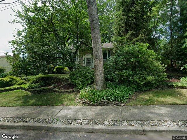 97 erie ave, midland park,  NJ 07432