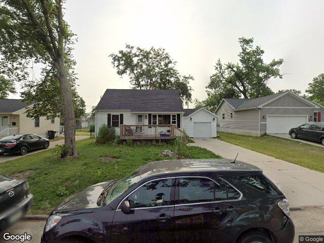 1653 9th st nw, cedar rapids,  IA 52405