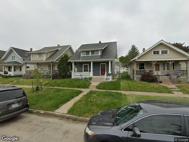 1532 c ave ne, cedar rapids,  IA 52402