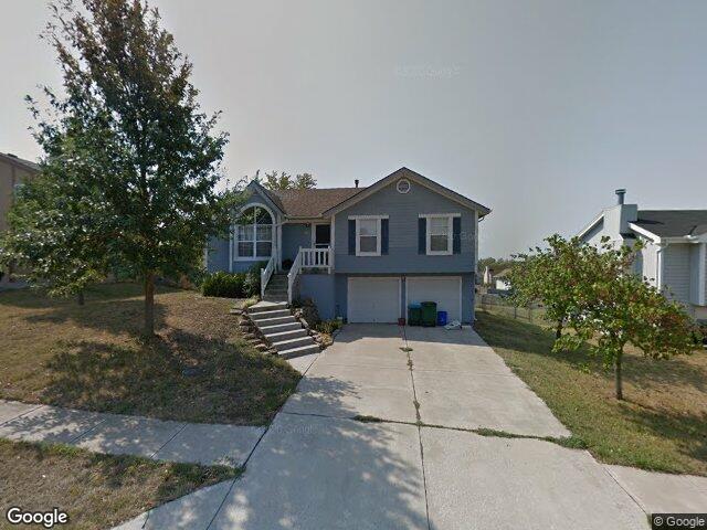 1611 stasi ave, raymore,  MO 64083