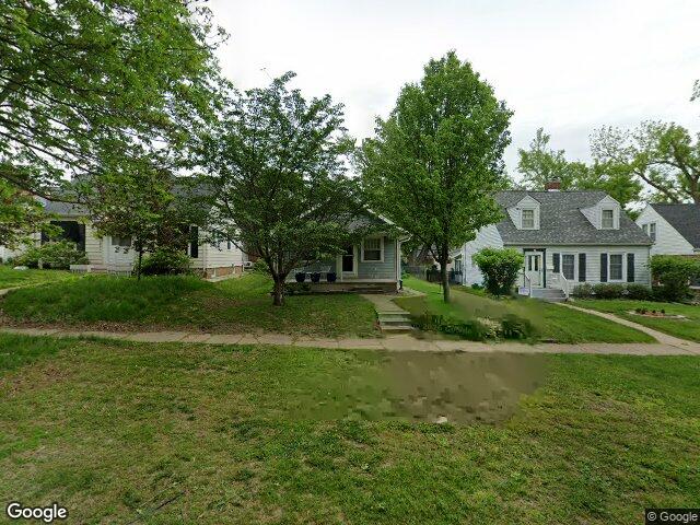 2121 e ave ne, cedar rapids,  IA 52402