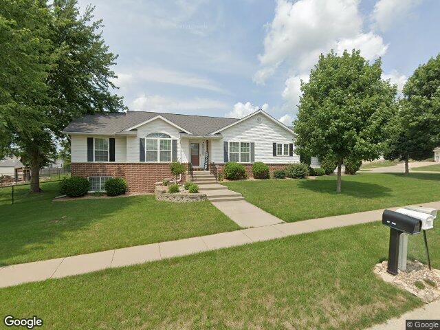 401 rosedale dr, center point,  IA 52213